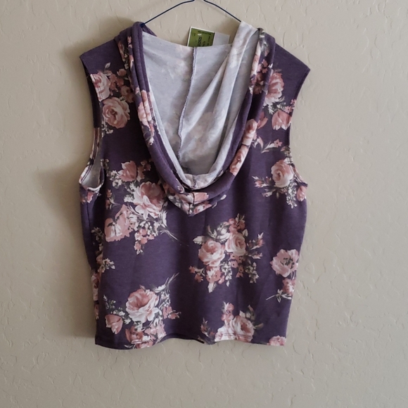 Crop top - Picture 2 of 2